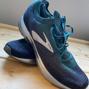 Brooks Levitate 2
